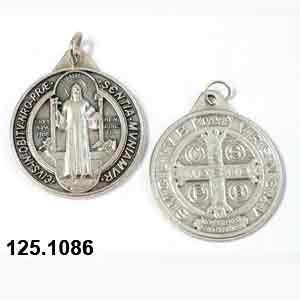 Medalla San Benito metal plateado de 3cm